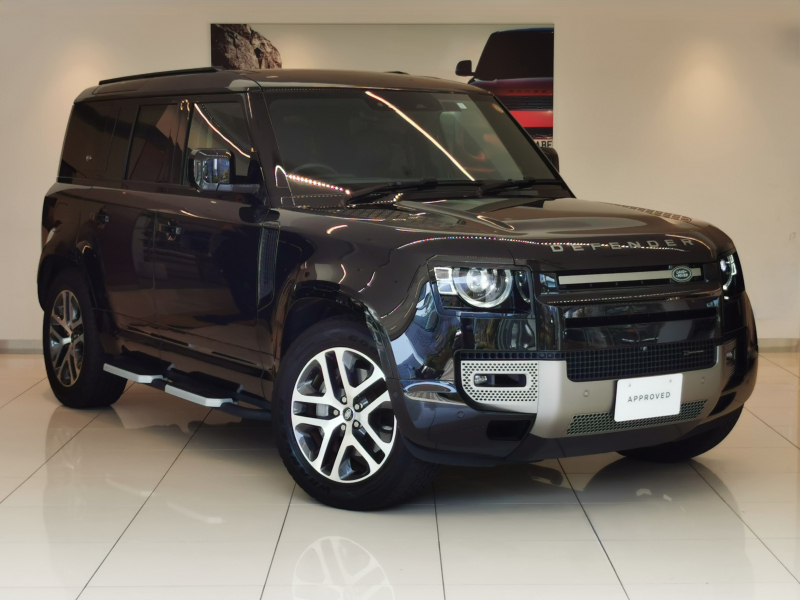 ランドローバー ディフェンダー 110 XダイナミックSE 3.0L D300 AWD 1オーナー 黒革シート サンルーフ フロントシートヒーター 電子制御エアサスペンション フィックスドサイドステップ MERIDIANサウンド 20インチアルミホイール ヘッドアップディスプレイ プレミアムLEDヘッドライト