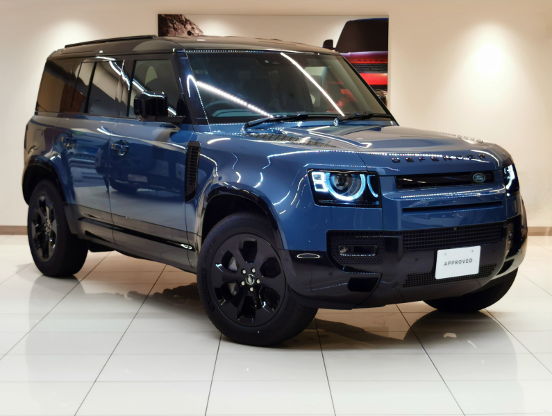 ランドローバー ディフェンダー 110 XダイナミックSE 3.0L D350 AWD 登録済未使用車 黒シート フロントシートヒーター ブラックエクステリアパック 電子制御エアサスペンション クリアサイトインテリアリアビューミラー 20インチアルミホイール スペアホイールカバー