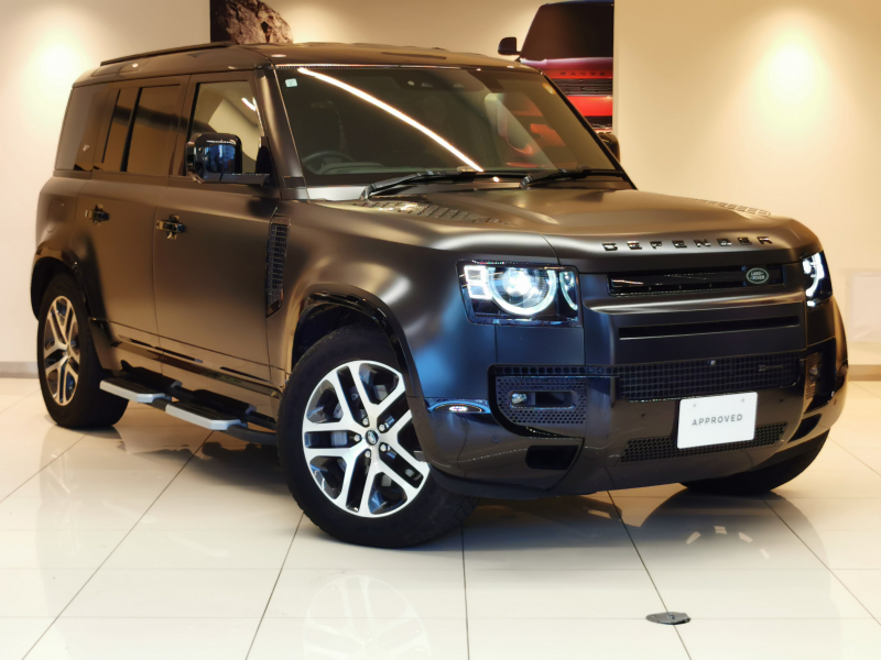 ランドローバー ディフェンダー 110 XダイナミックSE イースナーエディション 3.0L D300 AWD 1オーナー 黒革シート フィックスドサイドステップ ヘッドアップディスプレイ フロントシートヒーター ブラックエクステリアパック 電子制御エアサスペンション