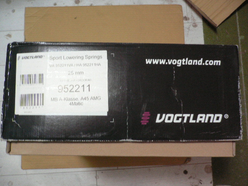 ベンツC117 CLA45 VOGTLAND 952211 ダウンサス フォクトランド ダウンサス ベンツ CLAクラス C117 CLA45 AMG 4